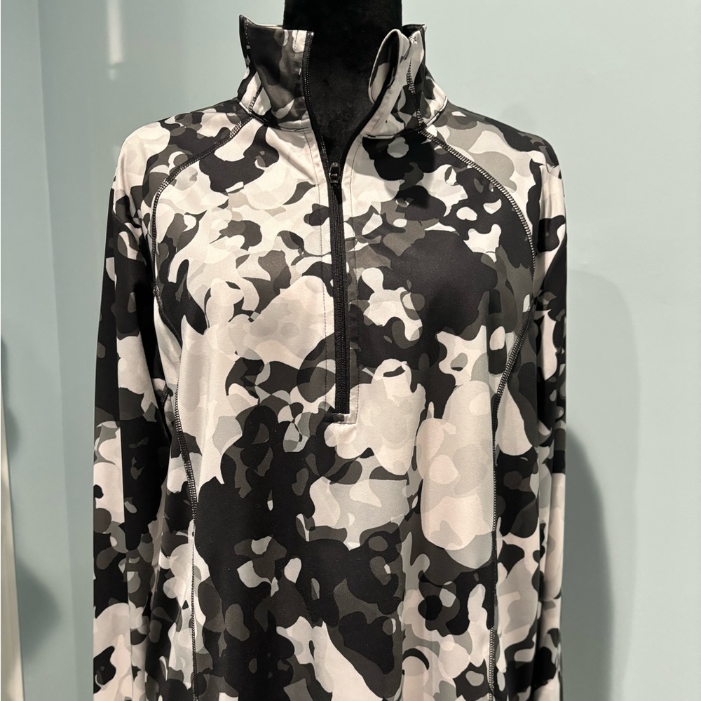 Xersion performance active wear 3/4 zip top, XL, quick dry